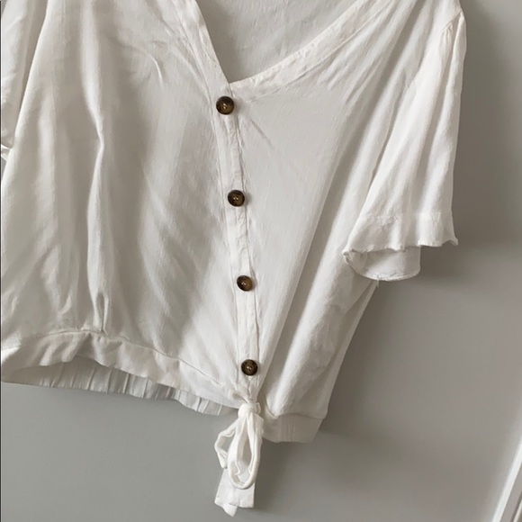 Women’s Top - Picture 2 of 4